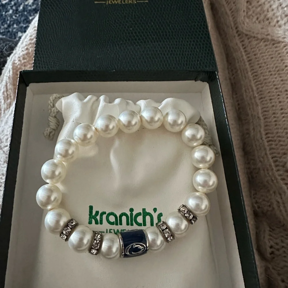 Penn State White Pearl Bracelet with Blue Accent Charm - Picture 1 of 2
